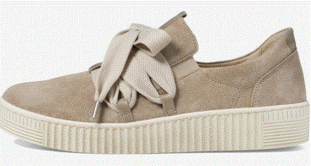 履くだけで気分が上がる、大人の女性のための&ldquo;ご褒美スニーカー&rdquo;